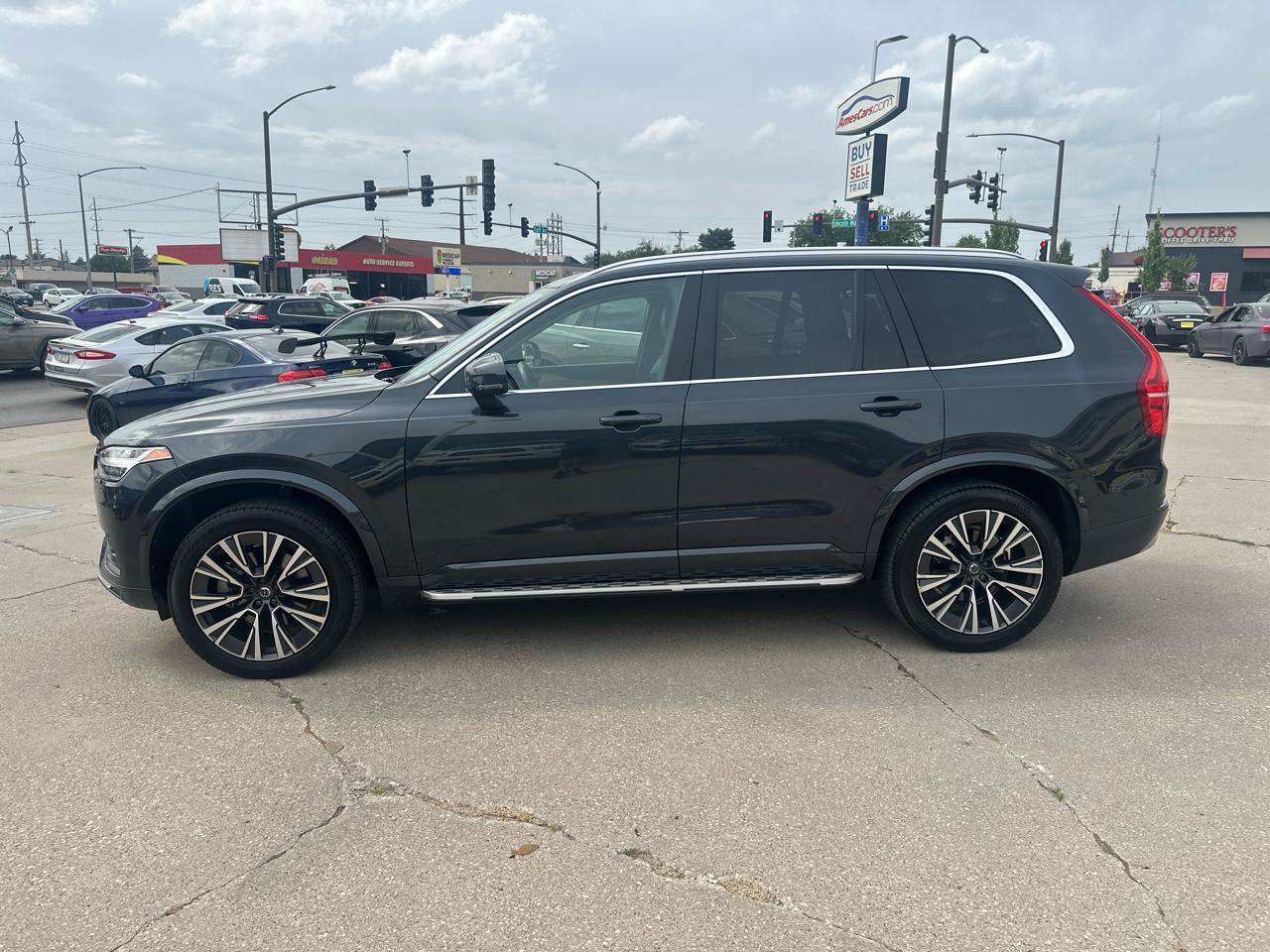 Used 2022 Volvo XC90 T6 Momentum w/ Advanced Package AWD/4WD image 6