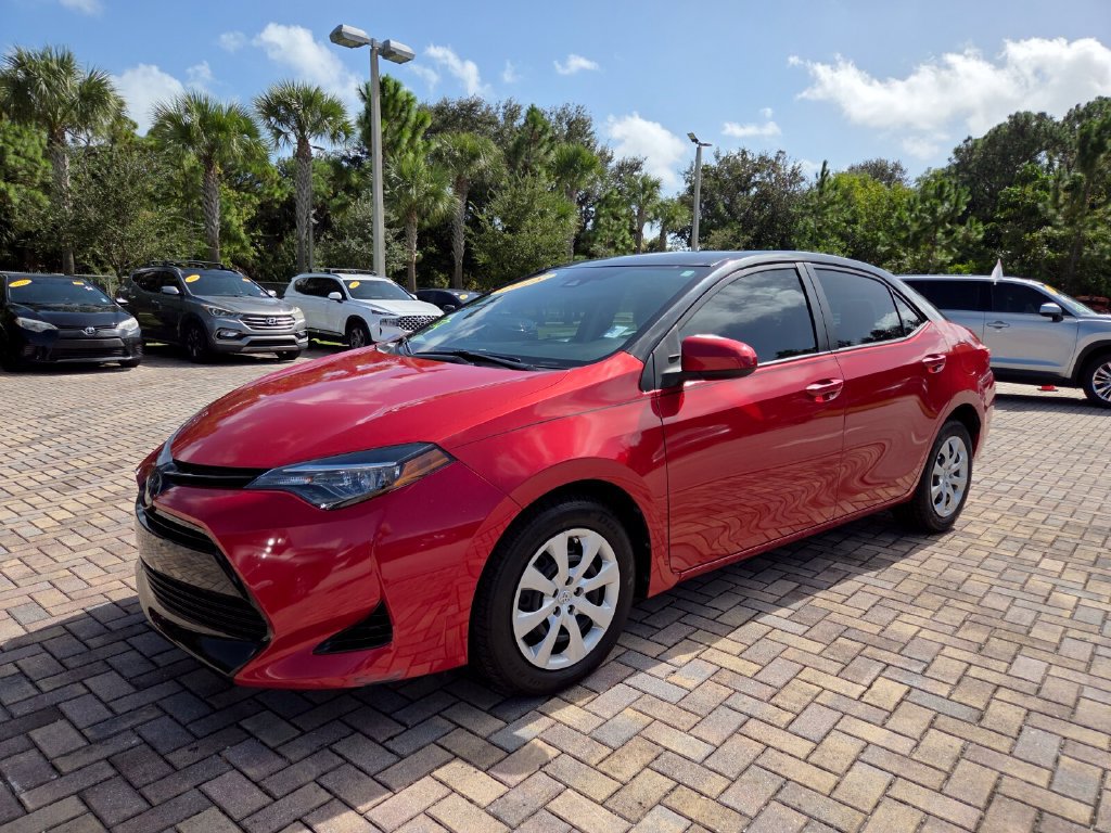 Certified 2018 Toyota Corolla LE FWD image 3