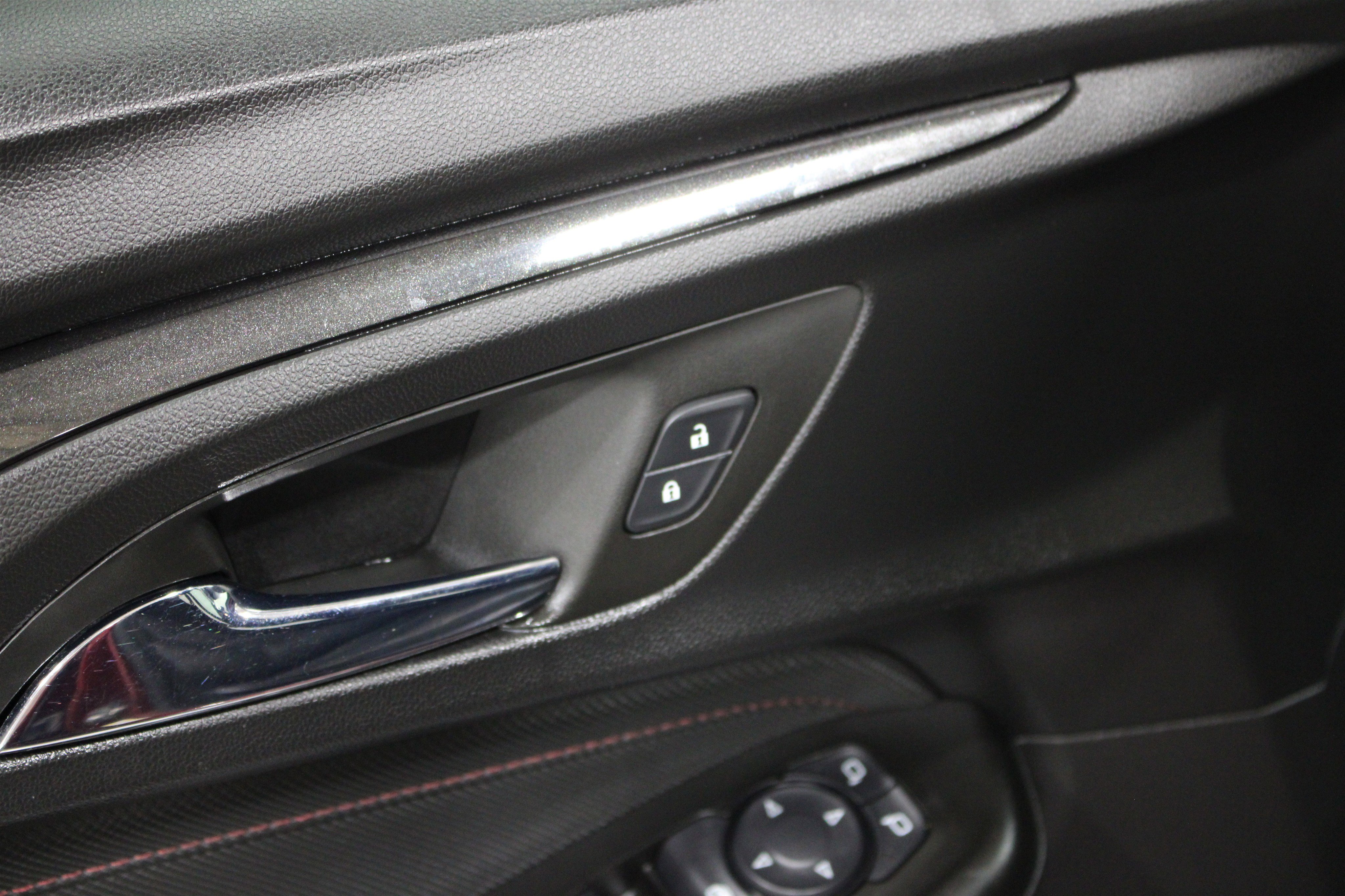 Used 2022 Chevrolet TrailBlazer RS w/ Sun and Liftgate Package image 8