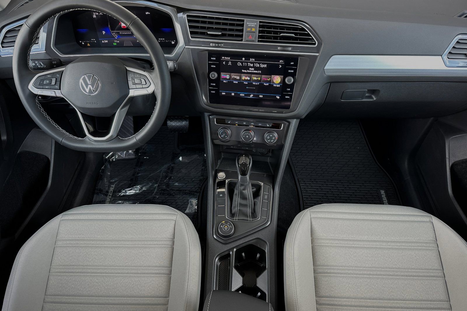 Used 2024 Volkswagen Tiguan S image 13