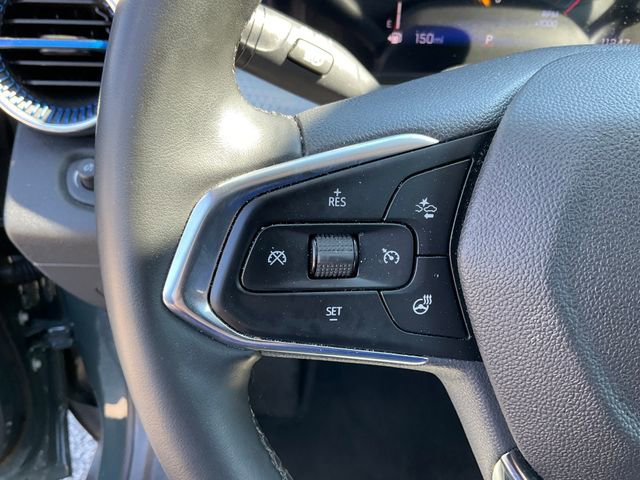 Used 2025 Chevrolet Trax LT w/ Sunroof Package image 11