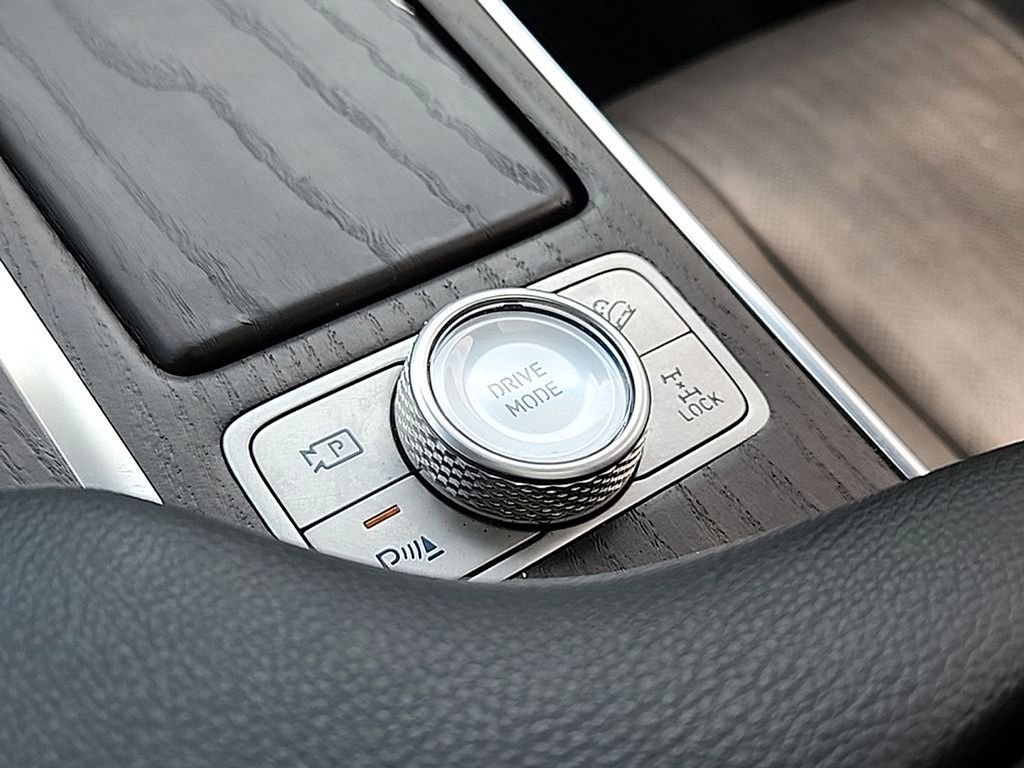 Used 2024 Genesis GV80 2.5T w/ Prestige Package image 15