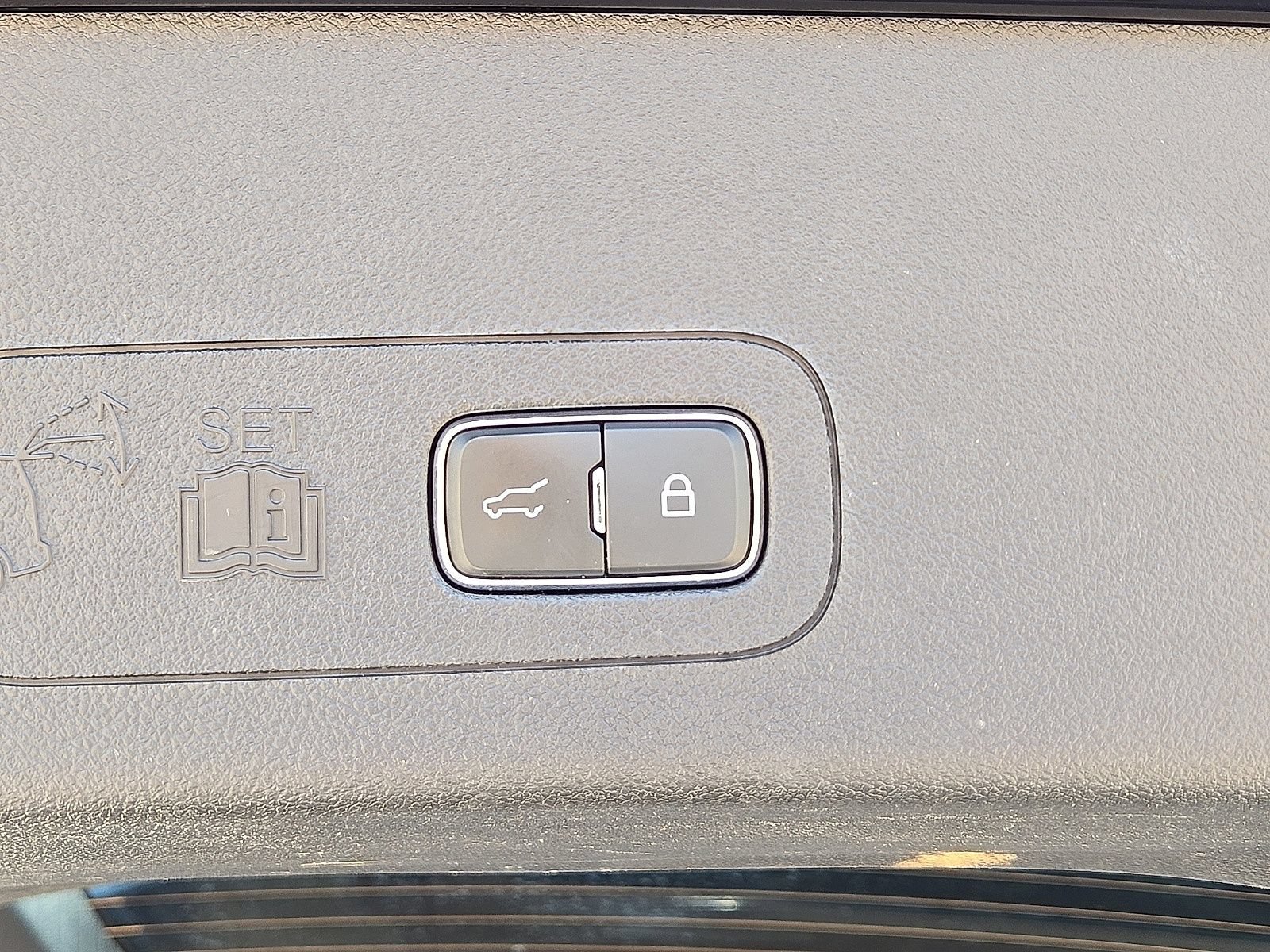 Used 2025 Lincoln Aviator Black Label AWD/4WD image 14