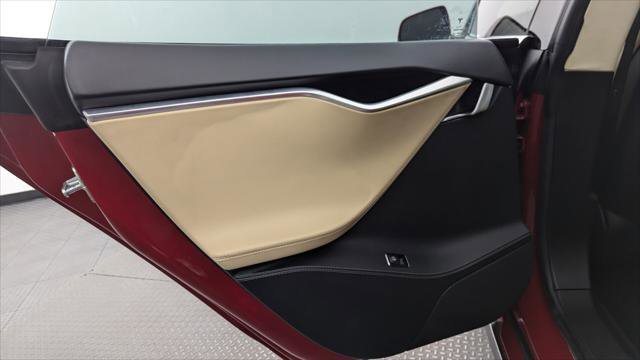 Used 2013 Tesla Model S Performance image 14