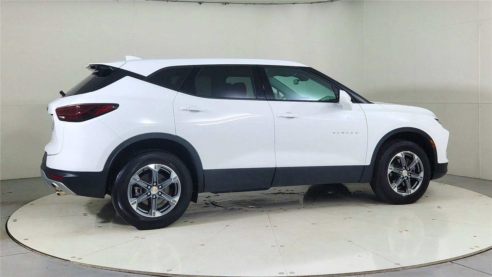 Used 2023 Chevrolet Blazer LT image 7