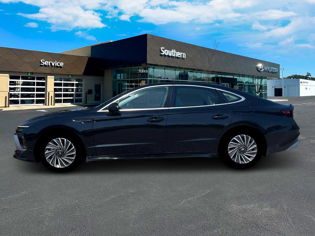 New 2025 Hyundai Sonata SEL image 3