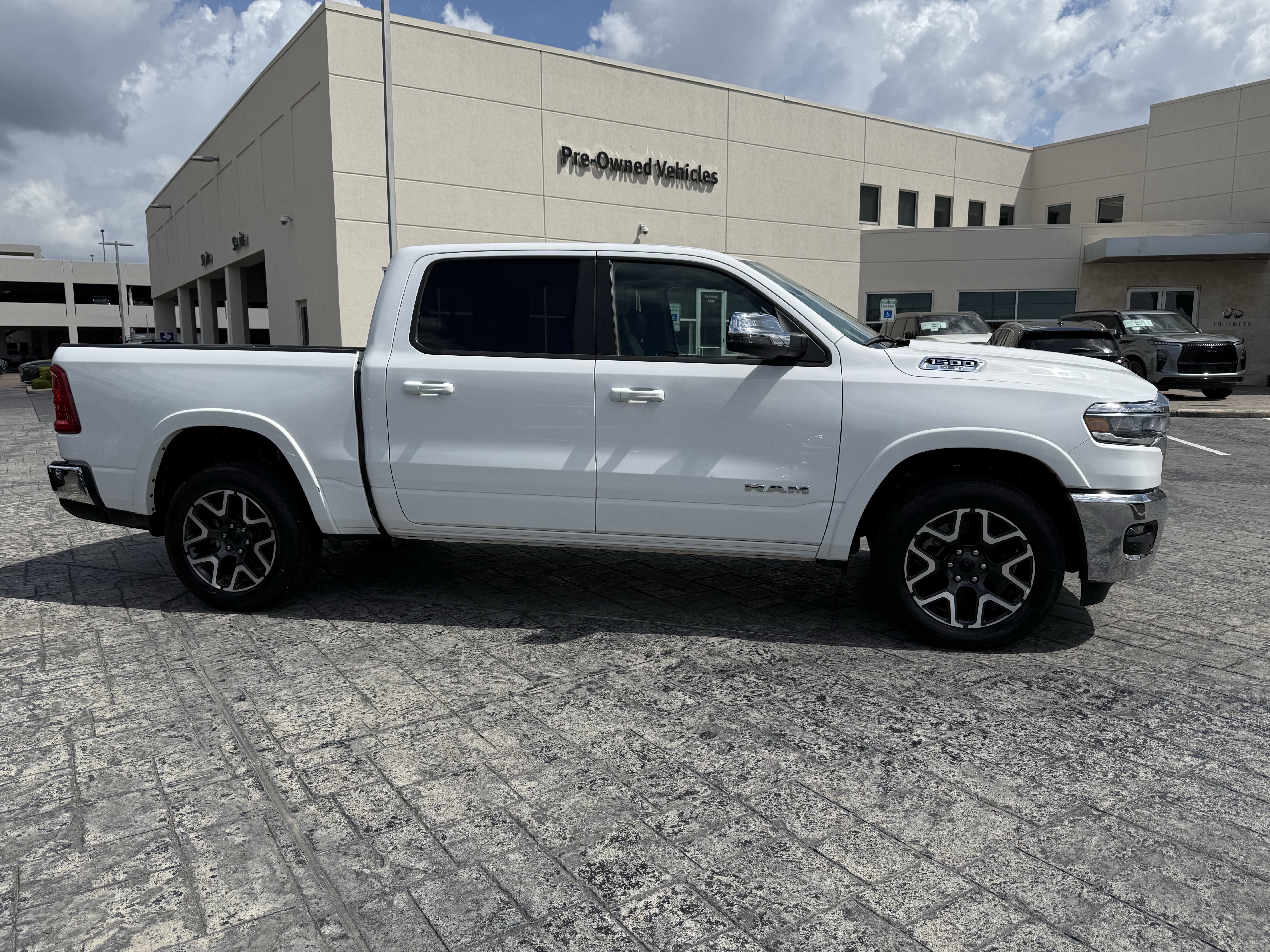 Used 2025 RAM 1500 Laramie image 8