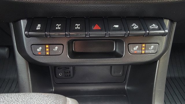 Used 2020 Chevrolet Colorado ZR2 image 36