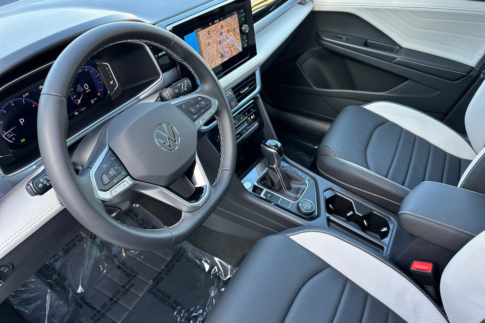 New 2026 Volkswagen Taos SEL image 9