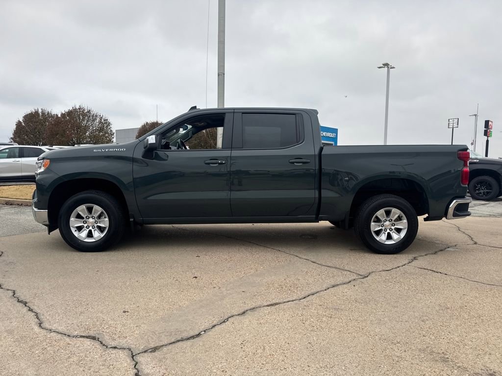 Used 2025 Chevrolet Silverado 1500 LT image 2
