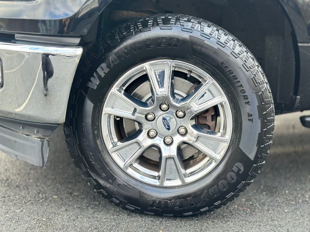 Used 2017 Ford F150 XLT w/ Equipment Group 302A Luxury image 2