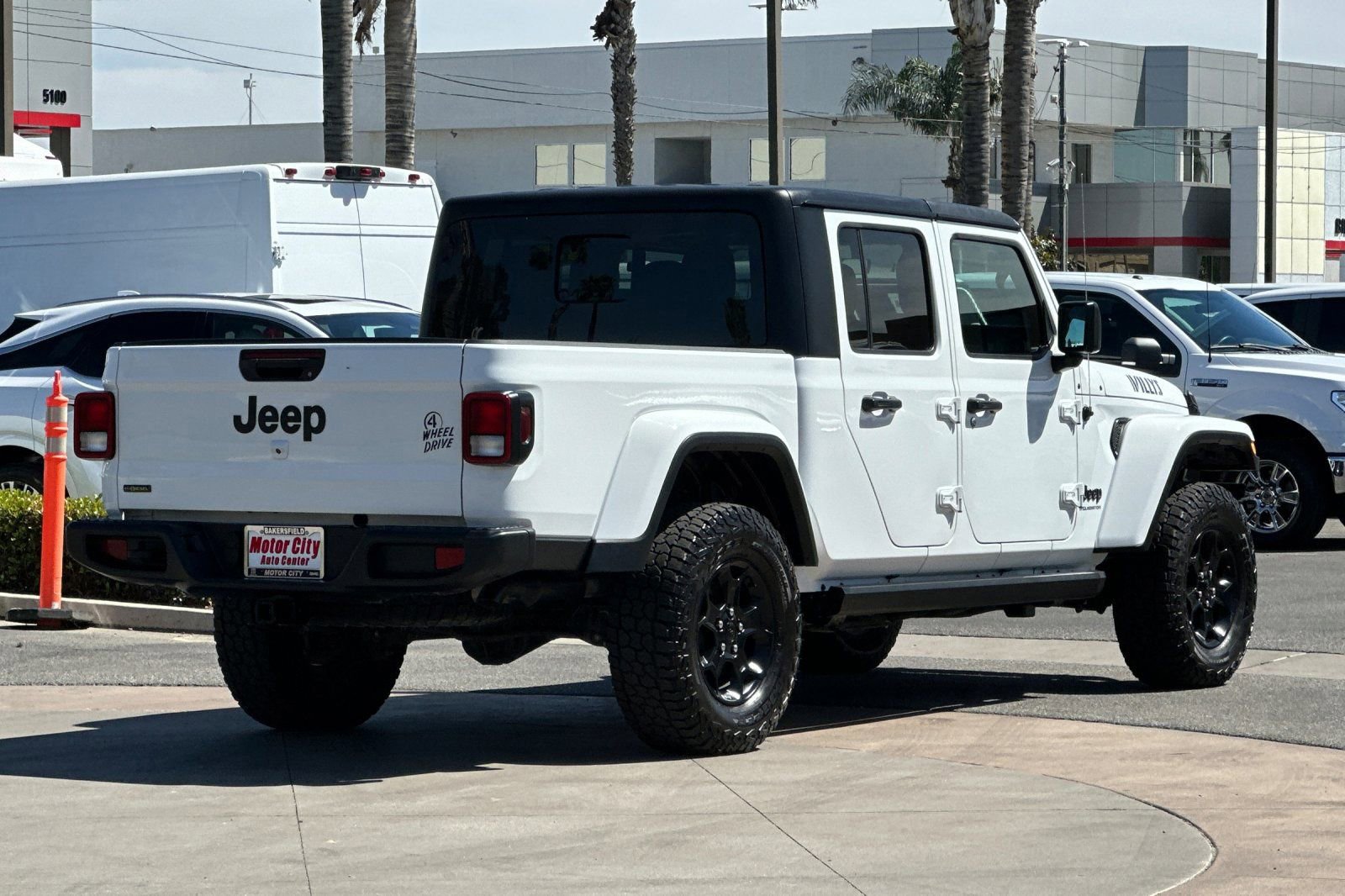 Used 2023 Jeep Gladiator Willys image 4