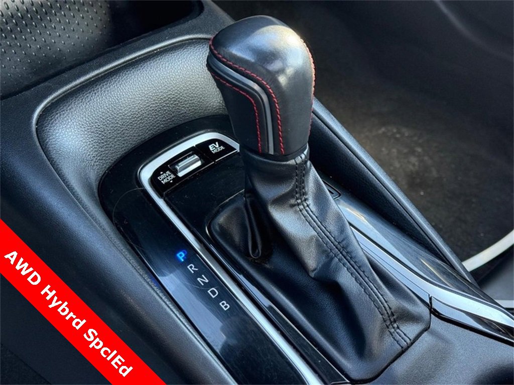 Used 2023 Toyota Corolla SE w/ SE Package image 18
