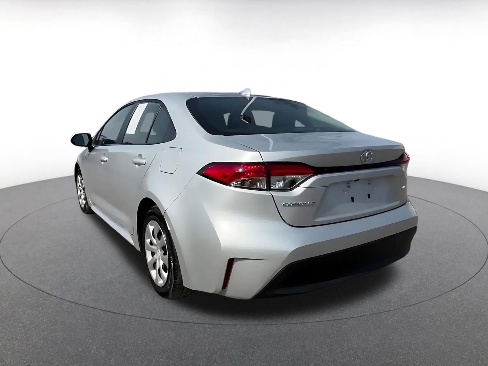 Used 2025 Toyota Corolla LE image 11