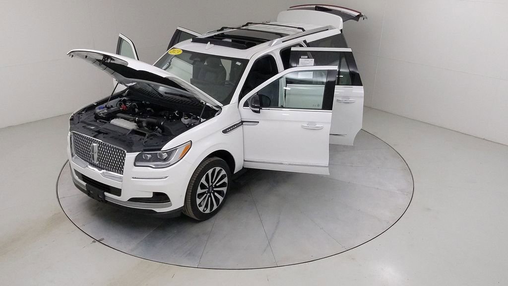 Used 2023 Lincoln Navigator L Reserve w/ Equipment Group 201A image 48