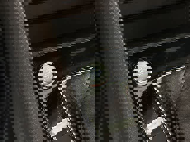 Certified 2023 Volkswagen Taos SE w/ Panoramic Sunroof Package image 11