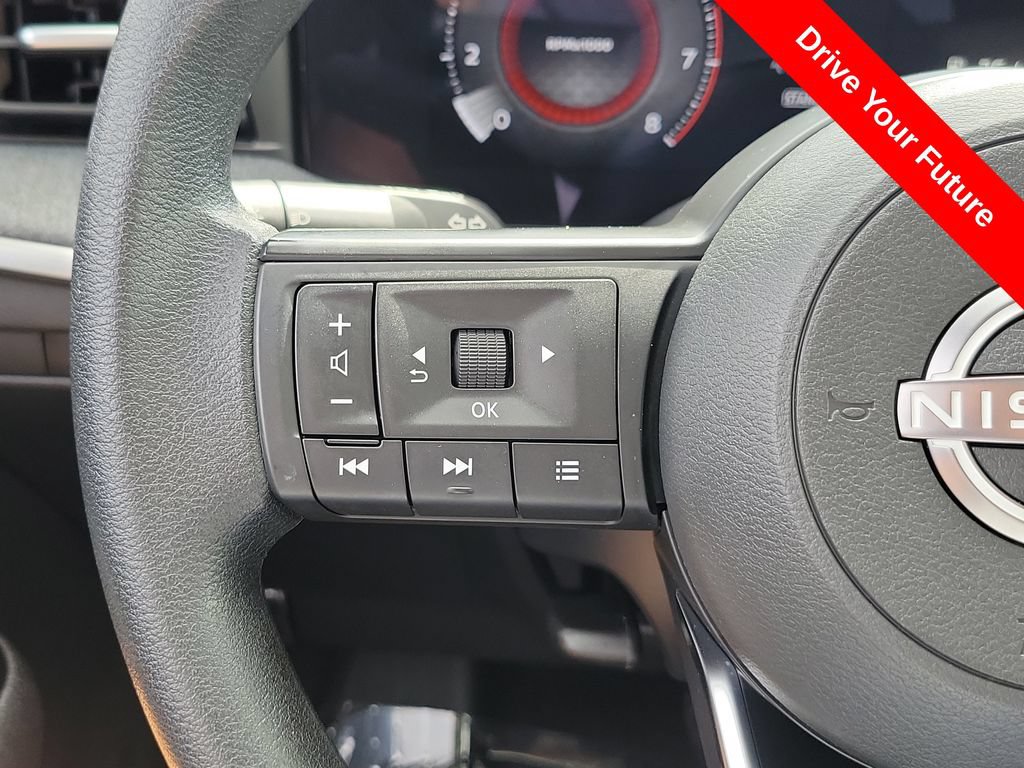 Used 2026 Nissan Kicks SV w/ SV Premium Package FWD image 7