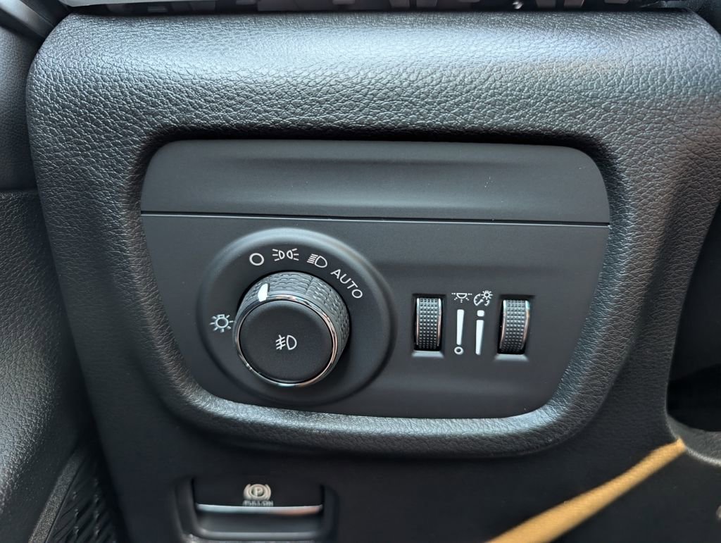 New 2025 Jeep Grand Cherokee Limited image 34