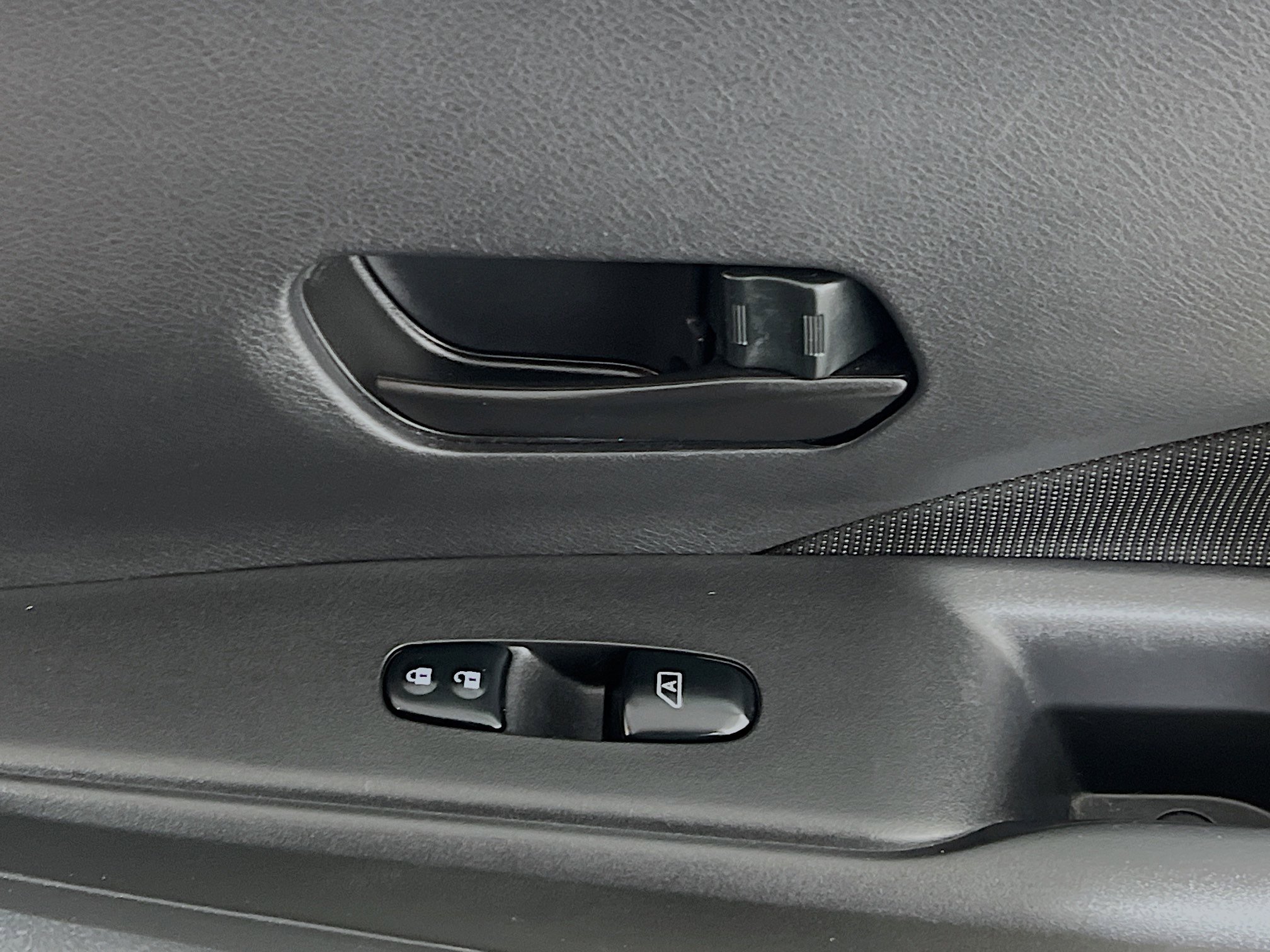 Used 2023 Nissan Kicks S image 31