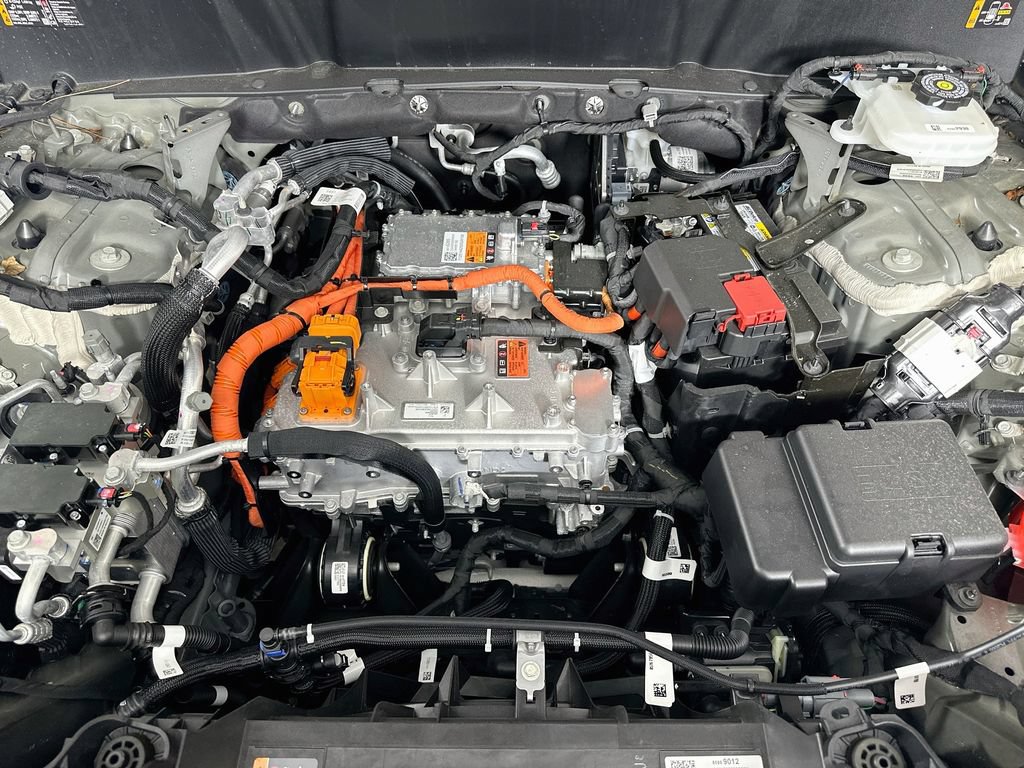 New 2026 Cadillac Vistiq Luxury w/ LPO, Floor Liner Package AWD/4WD image 38