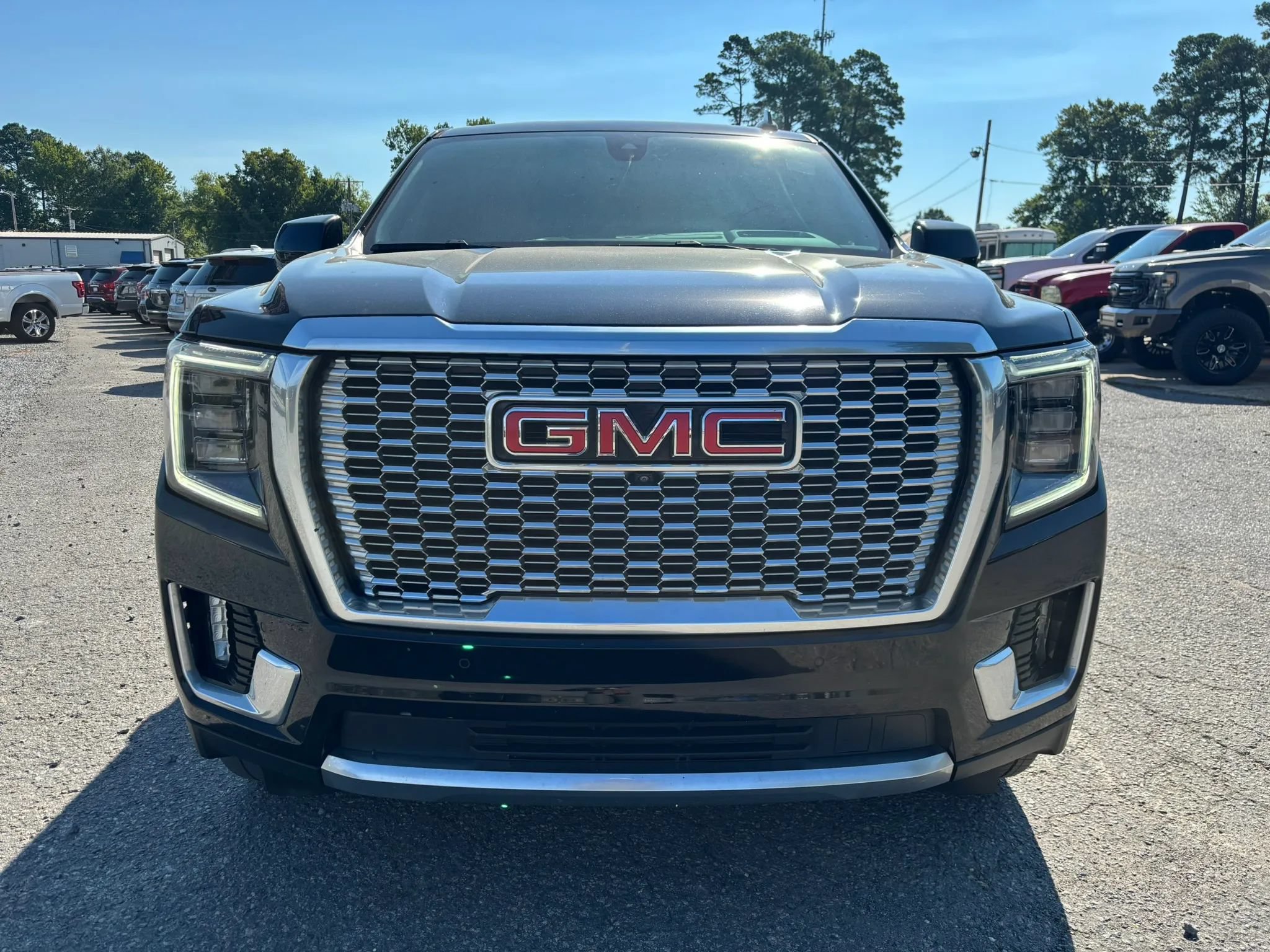 Used 2021 GMC Yukon Denali w/ Denali Ultimate Package AWD/4WD image 8