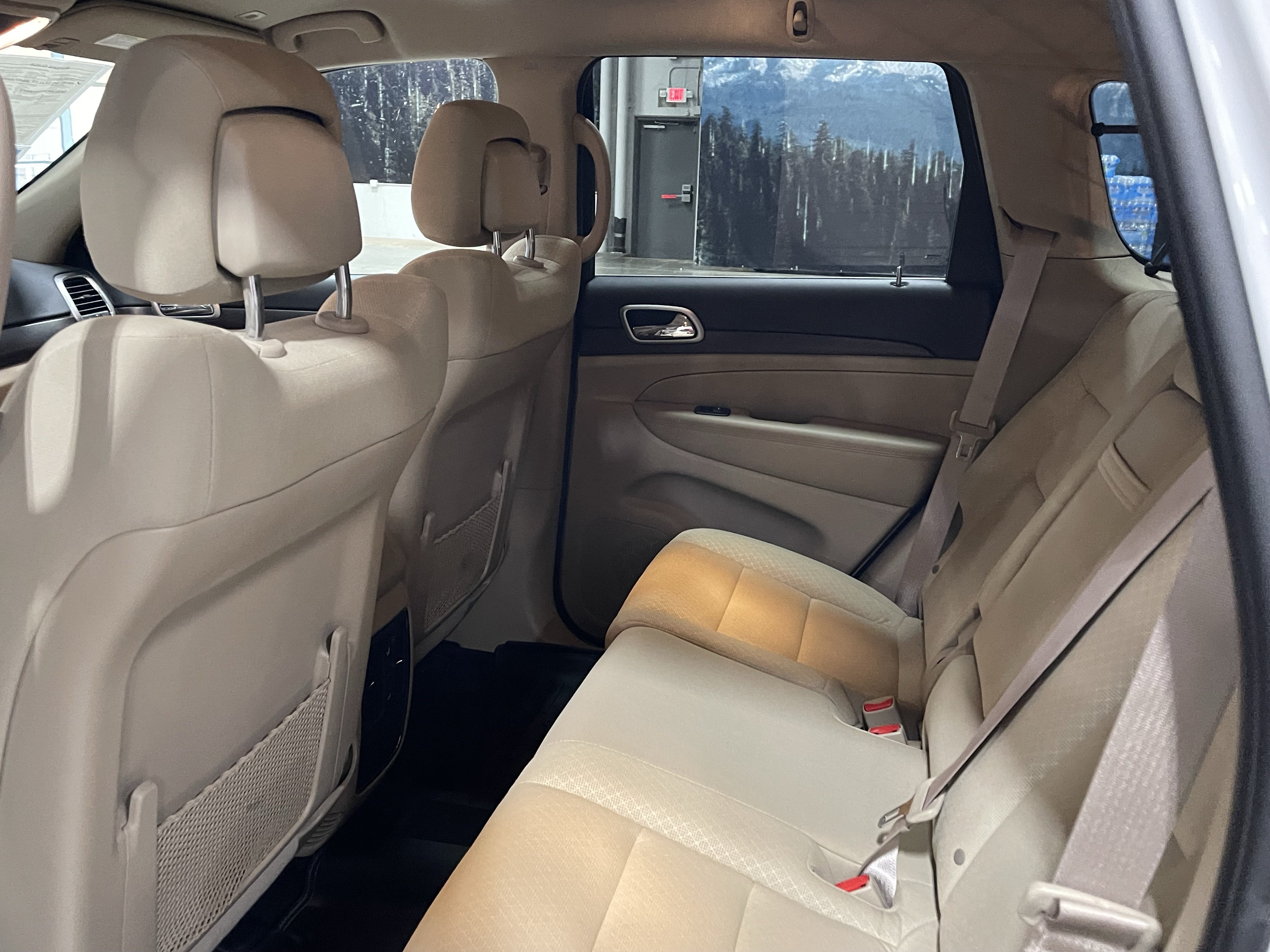 Used 2018 Jeep Grand Cherokee Laredo AWD/4WD image 14