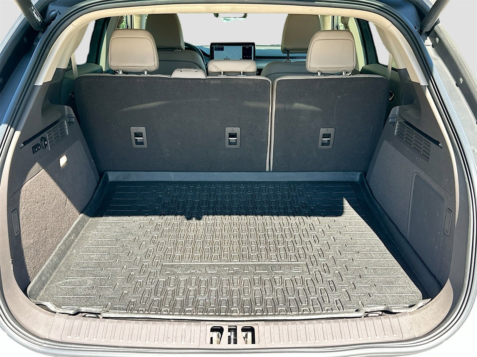 Used 2022 Lincoln Nautilus FWD w/ Premium Package image 26