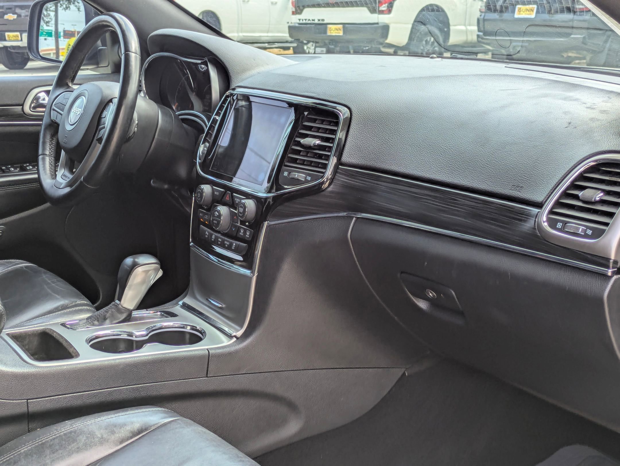 Used 2019 Jeep Grand Cherokee Limited image 29