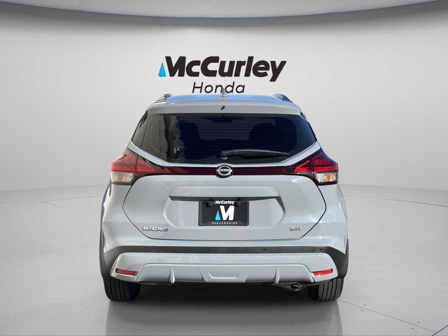 Used 2023 Nissan Kicks SR w/ SR Premium Package image 4