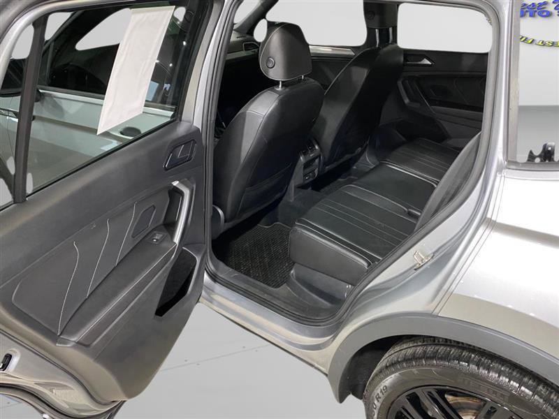 Used 2022 Volkswagen Tiguan SE R-Line AWD/4WD image 11