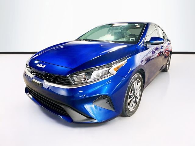 Used 2023 Kia Forte LXS w/ LXS Technology Package image 3