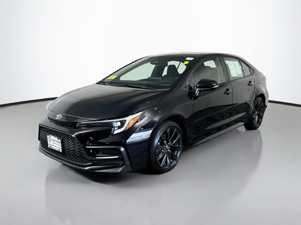 Used 2024 Toyota Corolla SE FWD image 2