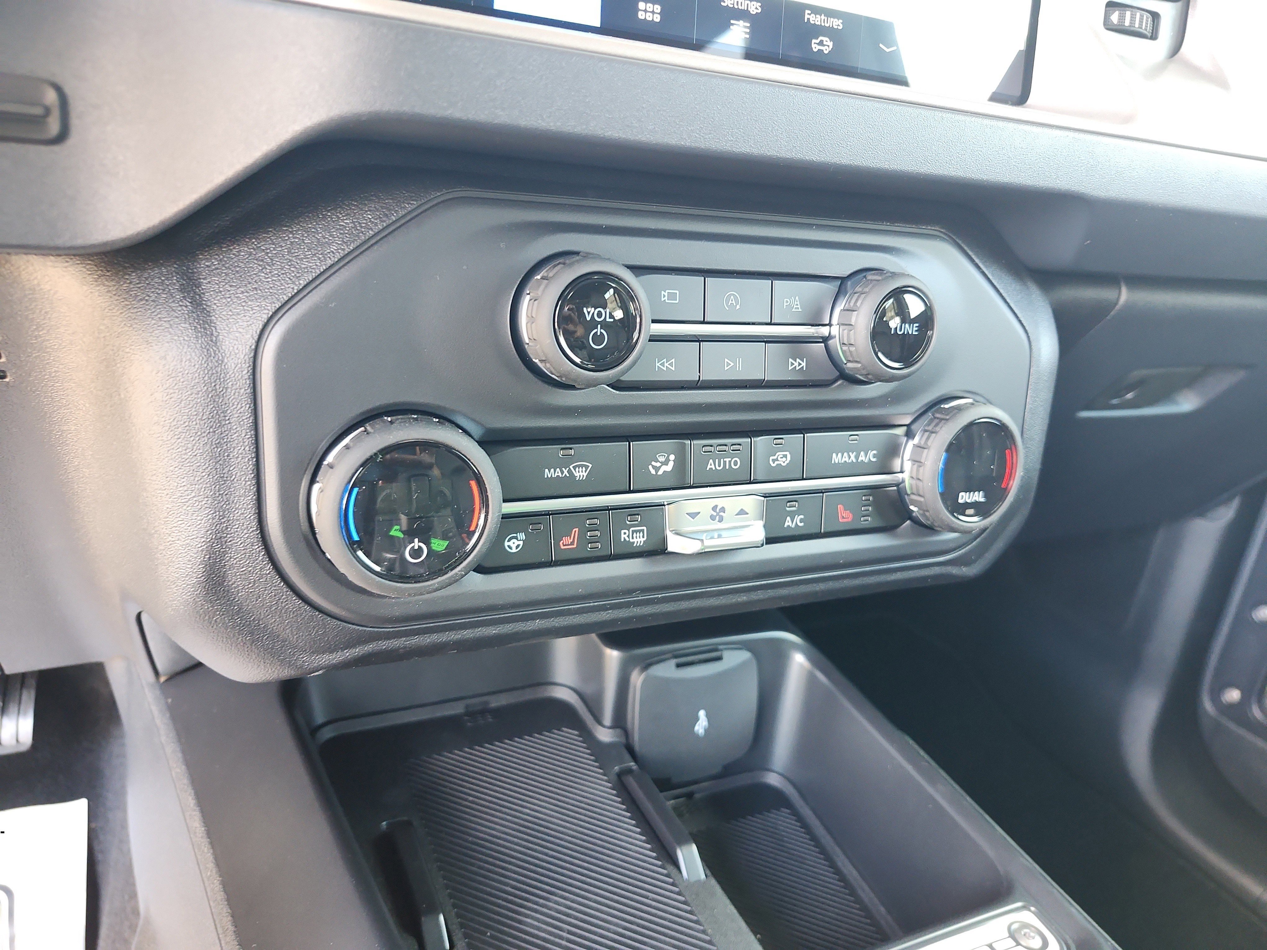 New 2025 Ford Bronco Outer Banks AWD/4WD image 31