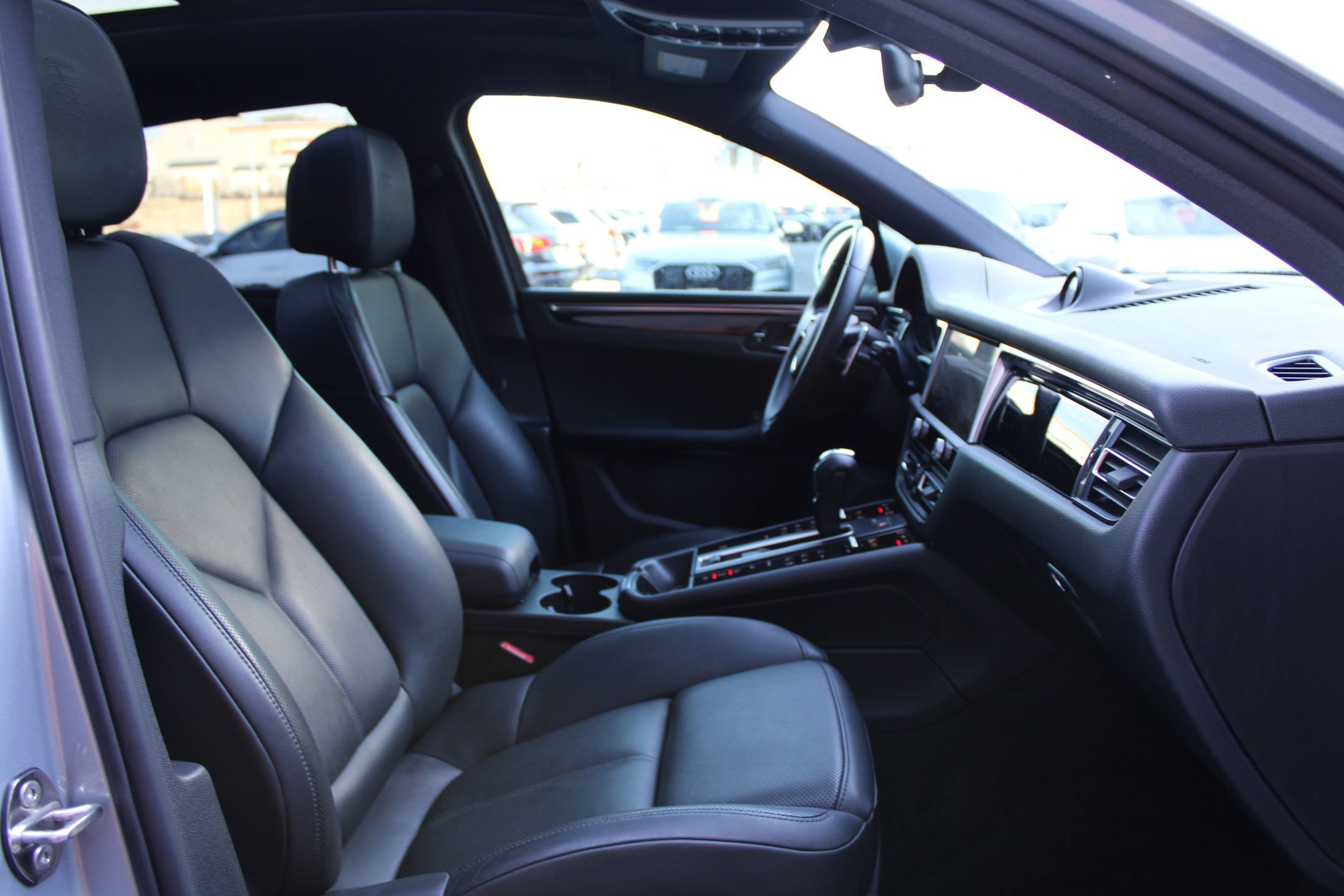 Used 2023 Porsche Macan image 26