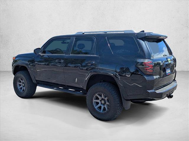 Used 2018 Toyota 4Runner SR5 AWD/4WD image 7