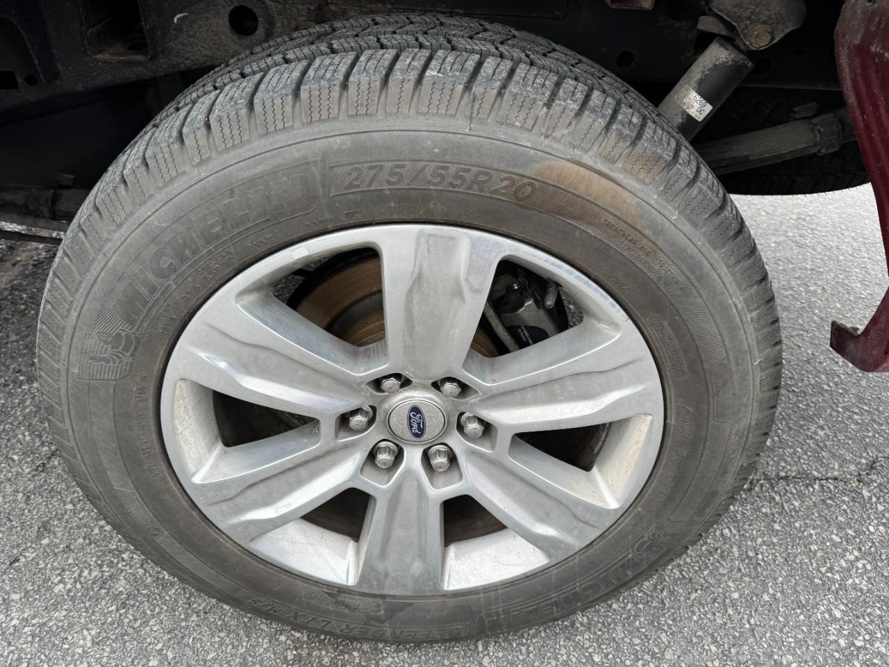 Used 2017 Ford F150 Platinum w/ Equipment Group 701A Luxury image 3