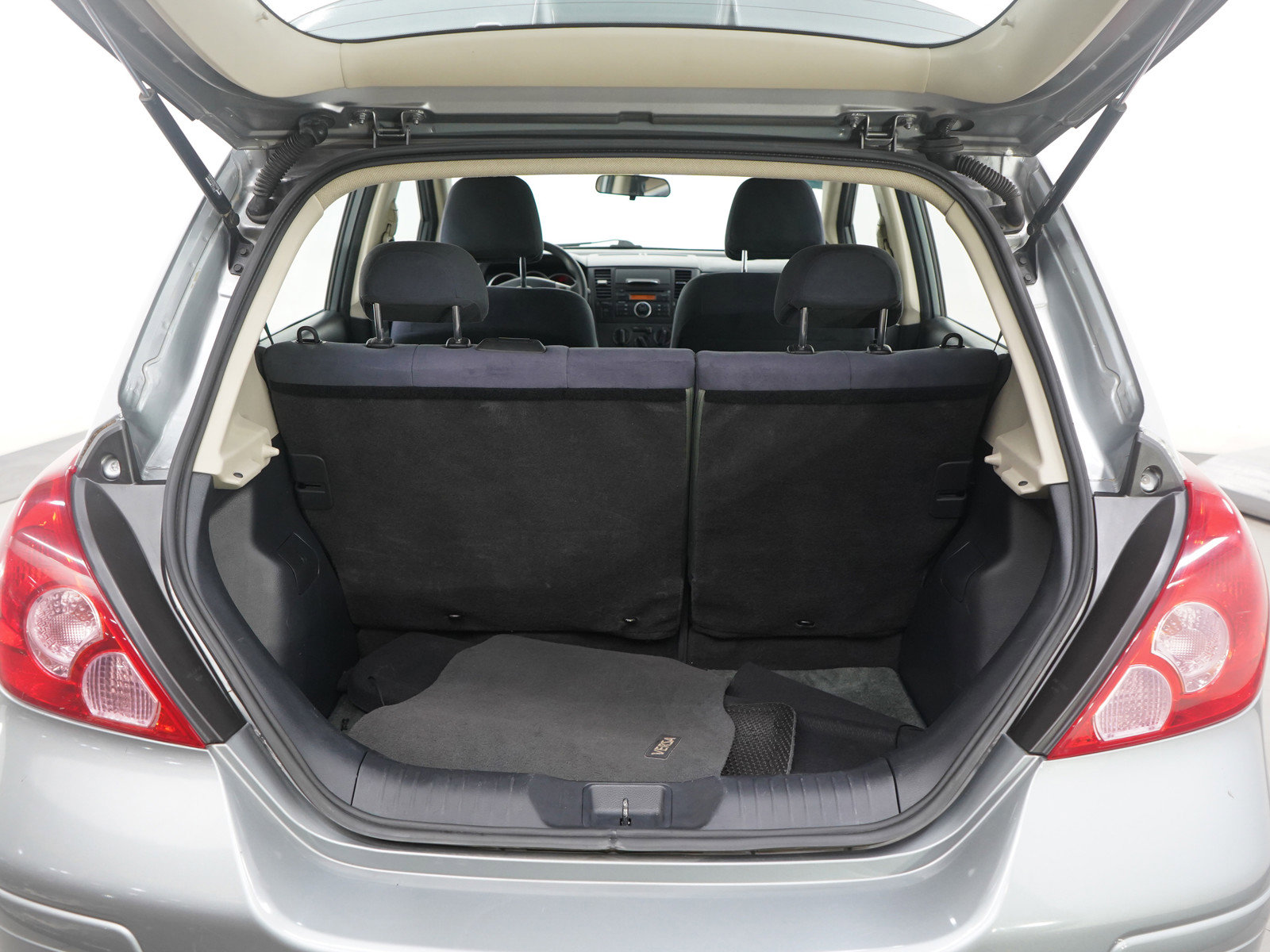 Used 2009 Nissan Versa 1.8 S w/ PWR Pkg image 16