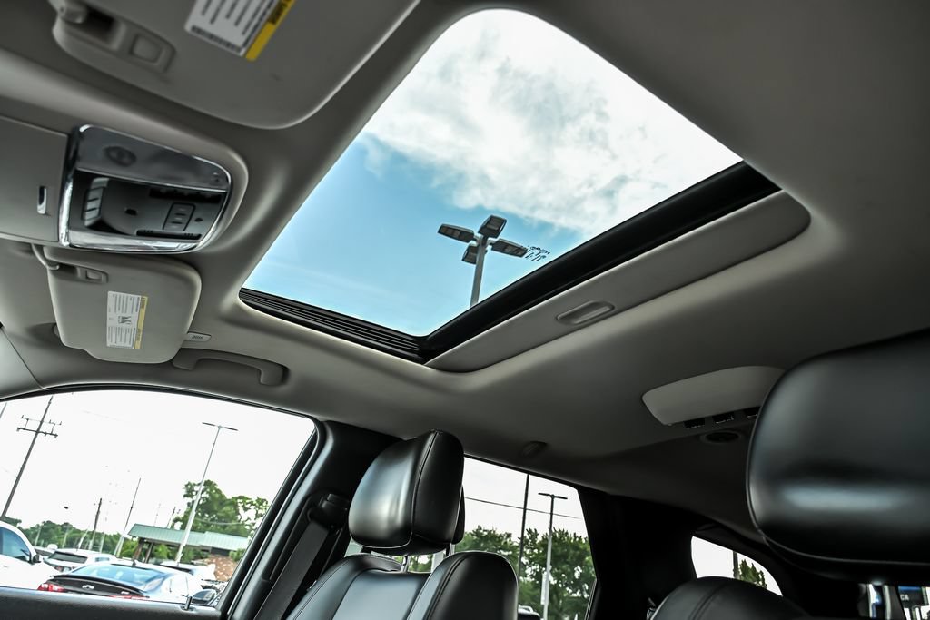 Used 2020 Dodge Durango Citadel w/ Technology Group AWD/4WD image 17