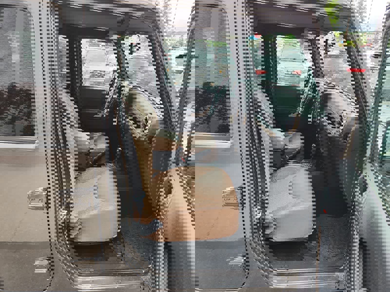 Used 2016 Jeep Wrangler Unlimited Sahara AWD/4WD image 21