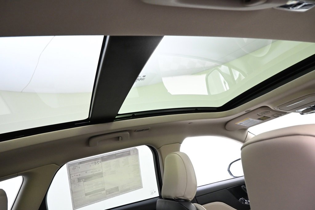 New 2026 Lincoln Corsair Reserve w/ Jet Appearance Package image 17