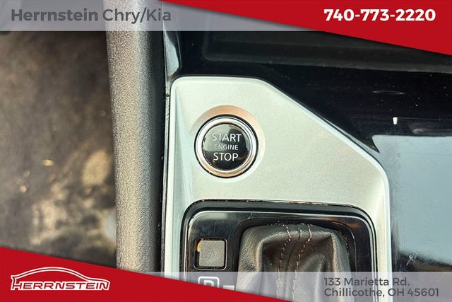 Used 2024 Nissan Altima 2.5 SV FWD image 14