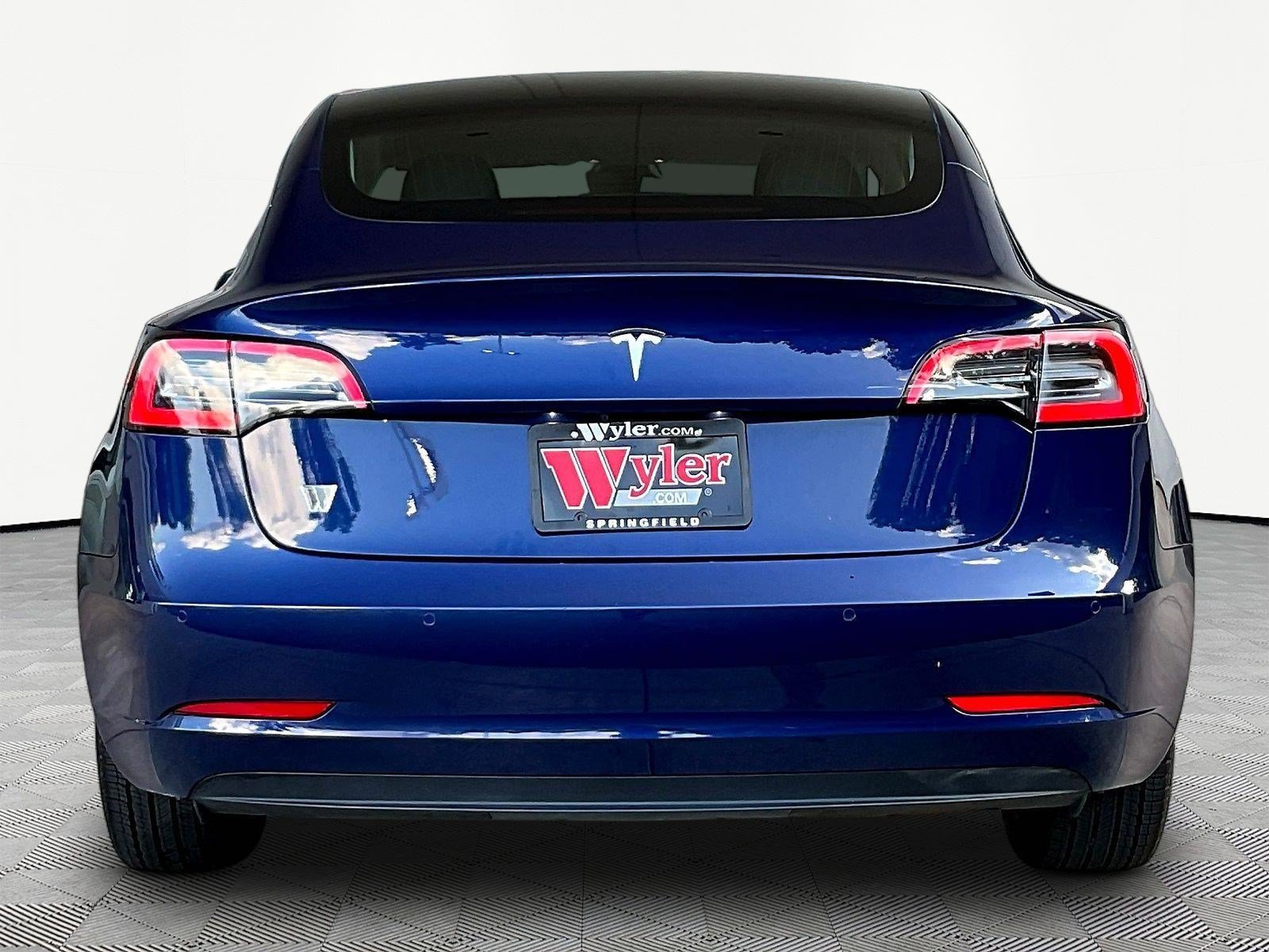 Used 2020 Tesla Model 3 Standard Range Plus RWD image 5