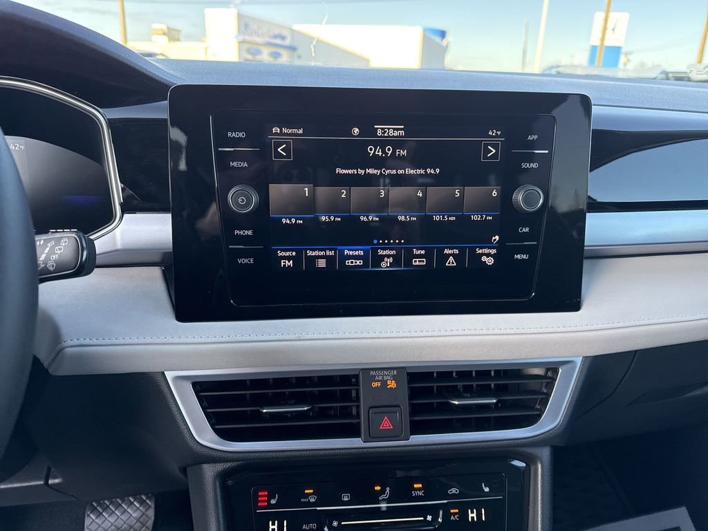 New 2025 Volkswagen Taos SE AWD/4WD image 14