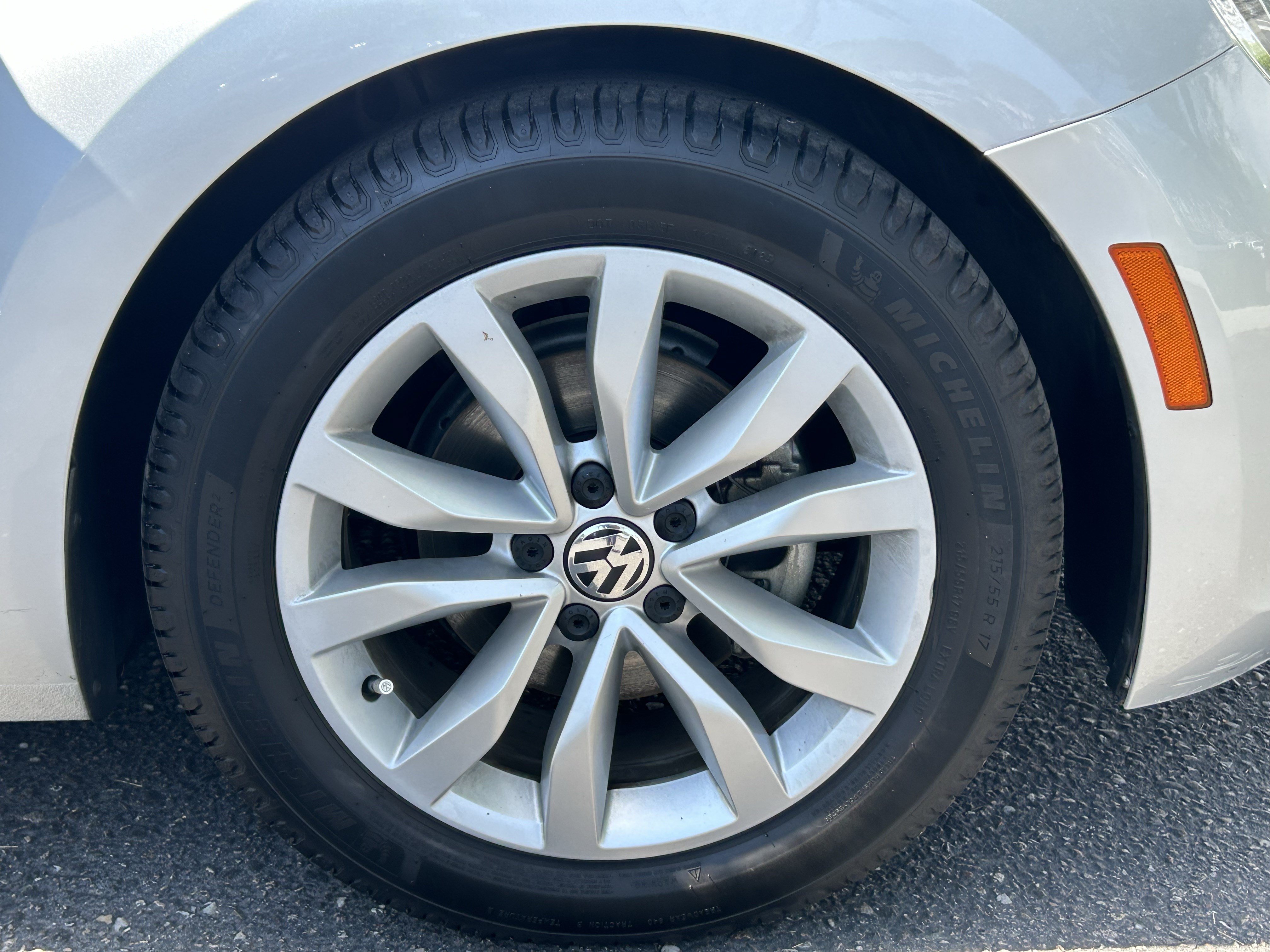 Used 2014 Volkswagen Beetle TDI FWD image 7