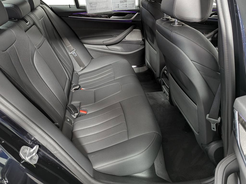 Used 2021 BMW 540i xDrive w/ M Sport Package image 39