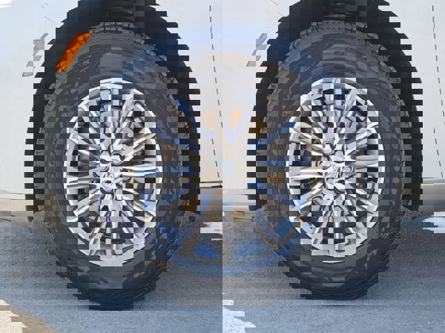 Used 2024 Buick Enclave Premium image 12