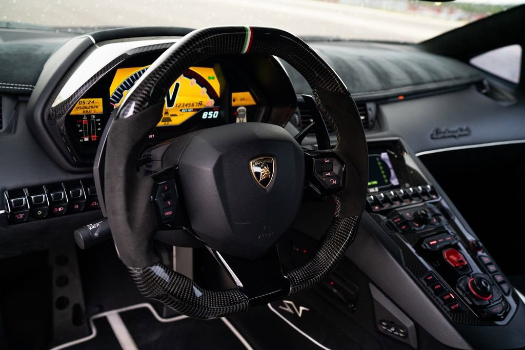 Used 2017 Lamborghini Aventador LP 750-4 Superveloce AWD/4WD image 13