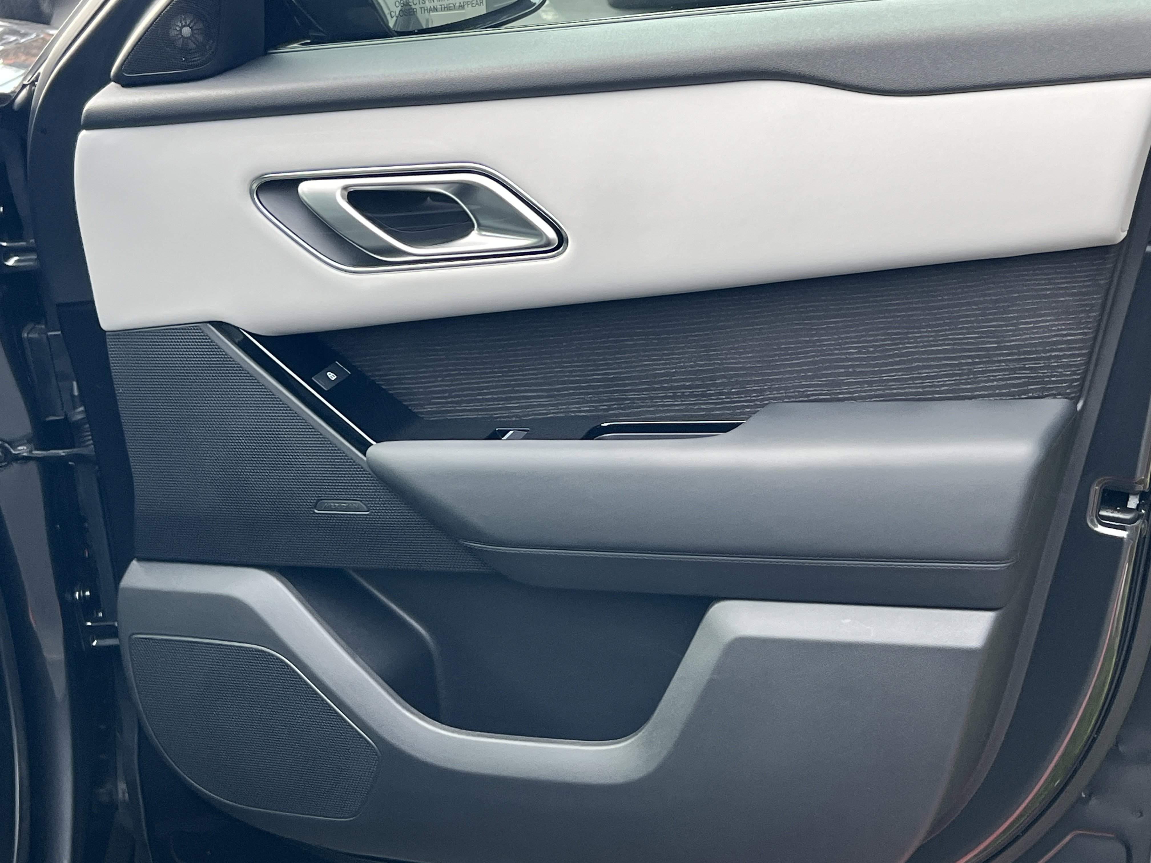 Certified 2026 Land Rover Range Rover Velar S image 10