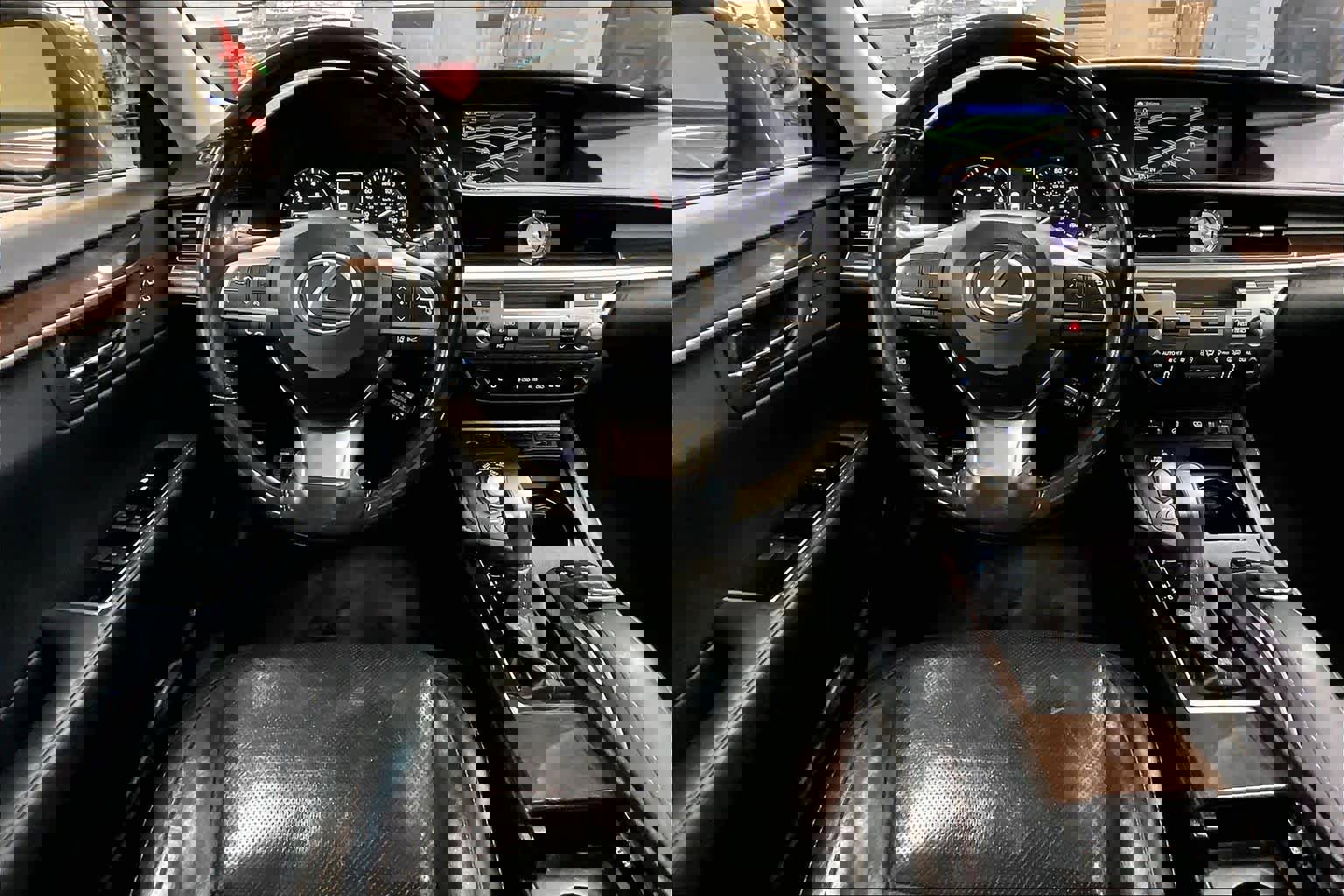 Used 2016 Lexus ES 300h w/ Luxury Package w/Wood Trim image 5