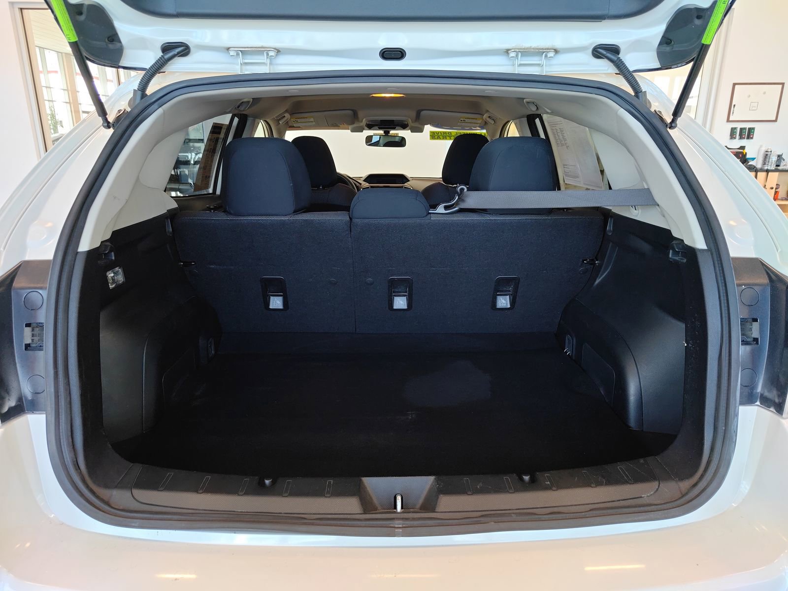 Used 2023 Subaru Crosstrek 2.0i image 13